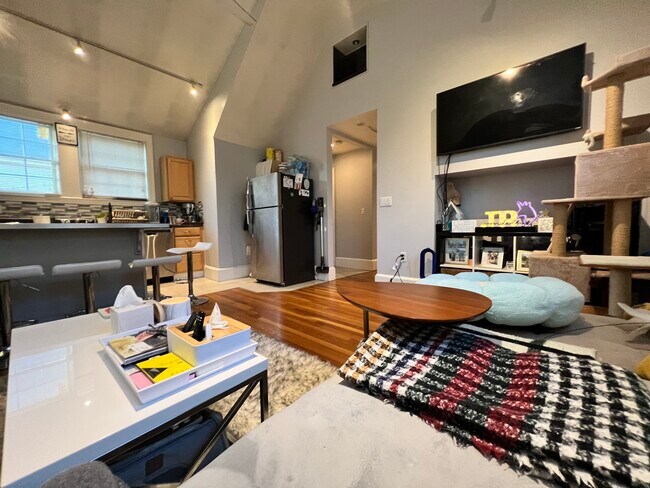 45 Lincoln St, Unit 2 in Malden, MA - Building Photo - Building Photo