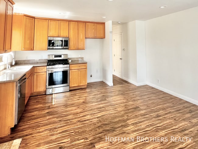 5507 S Manhattan Pl in Los Angeles, CA - Building Photo - Building Photo