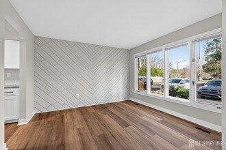 172 Nathan Dr in North Brunswick, NJ - Building Photo - Building Photo