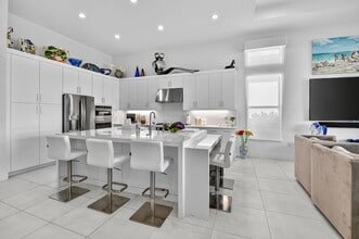 8331 Royal County Down Rd in Boca Raton, FL - Building Photo - Building Photo