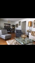 711 Locust Rd in Wilmette, IL - Building Photo - Building Photo