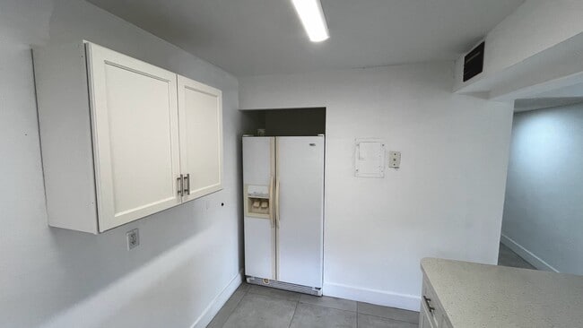 7745 SW 86th St, Unit D221 in Miami, FL - Building Photo - Building Photo