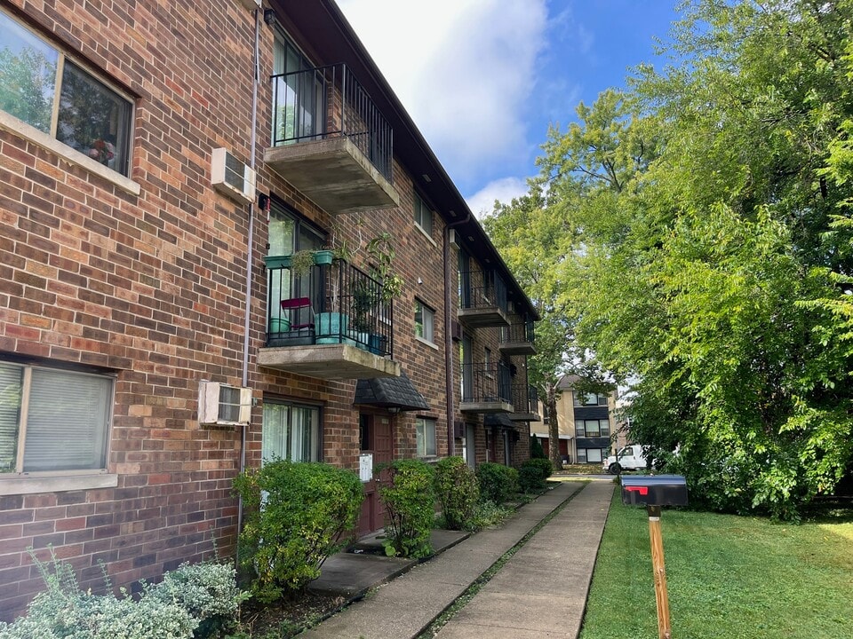 1030 Dunlop Ave, Unit 1 in Forest Park, IL - Building Photo