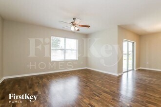 3250 Bayou Bay Dr in Lakeland, FL - Building Photo - Building Photo