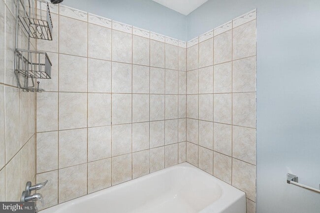 4600 Eastern Ave, Unit 2nd Floor in Baltimore, MD - Foto de edificio - Building Photo