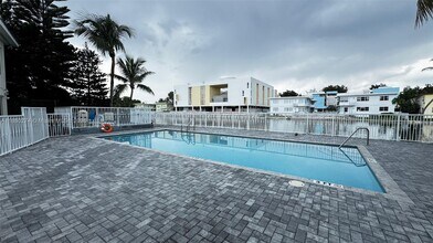 1225 Marseille Dr in Miami Beach, FL - Building Photo - Building Photo
