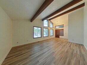 4572 NW Elmwood Dr in Corvallis, OR - Building Photo - Building Photo