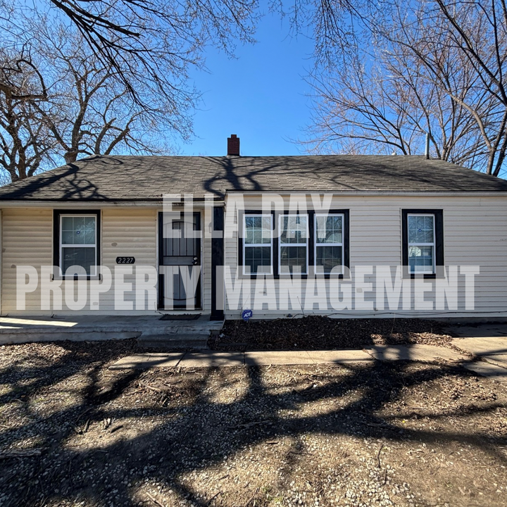 2227 N Minneapolis St in Wichita, KS - Building Photo