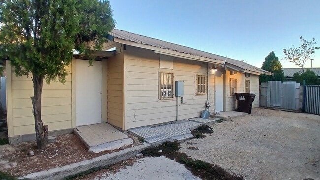 8205 Glen Shadow Dr in San Antonio, TX - Building Photo - Building Photo