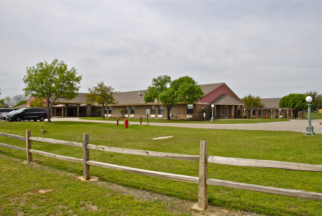 Meadowlands in Justin, TX - Building Photo - Building Photo