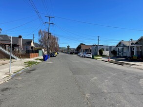 2339 Gaynor Ave in Richmond, CA - Building Photo - Building Photo