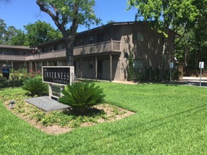 Inverness Gardens in Baytown, TX - Building Photo - Building Photo