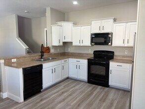 2703 Isabella Valley Ct in Brandon, FL - Building Photo - Building Photo