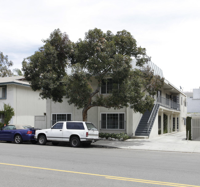 5010 Tujunga Ave in North Hollywood, CA - Building Photo - Building Photo