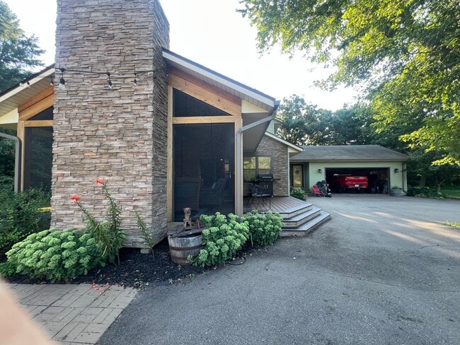 property at 4596 Lilac Ln N