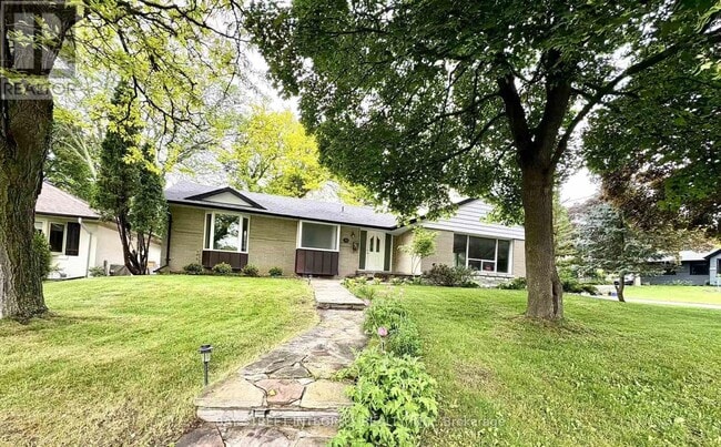 property at 18 Leisure Ln