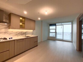 13768-13100 100 Ave in Surrey, BC - Building Photo