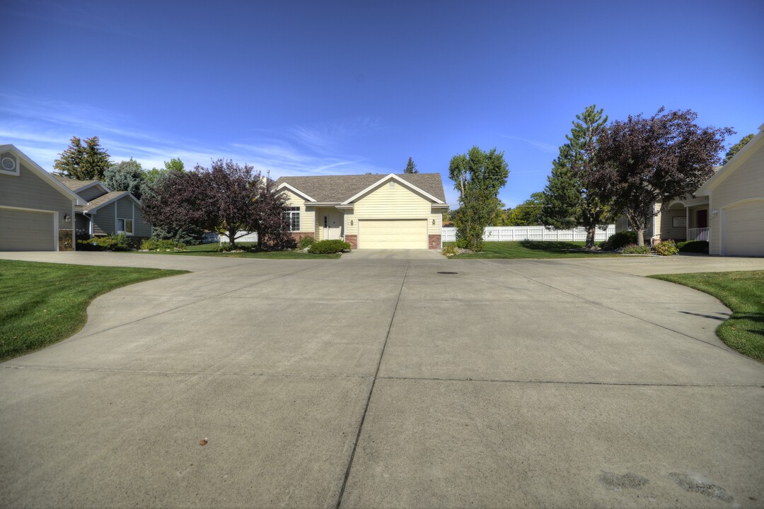 3033 Jonathon Ct in Billings, MT - Building Photo