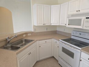 4600 SW 160th Ave in Miramar, FL - Foto de edificio - Building Photo