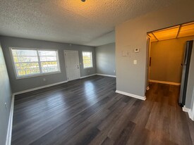 2605 NW 135th St, Unit 308 in Miami, FL - Building Photo