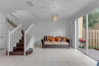 11256 NW 86th Ln in Doral, FL - Building Photo - Building Photo