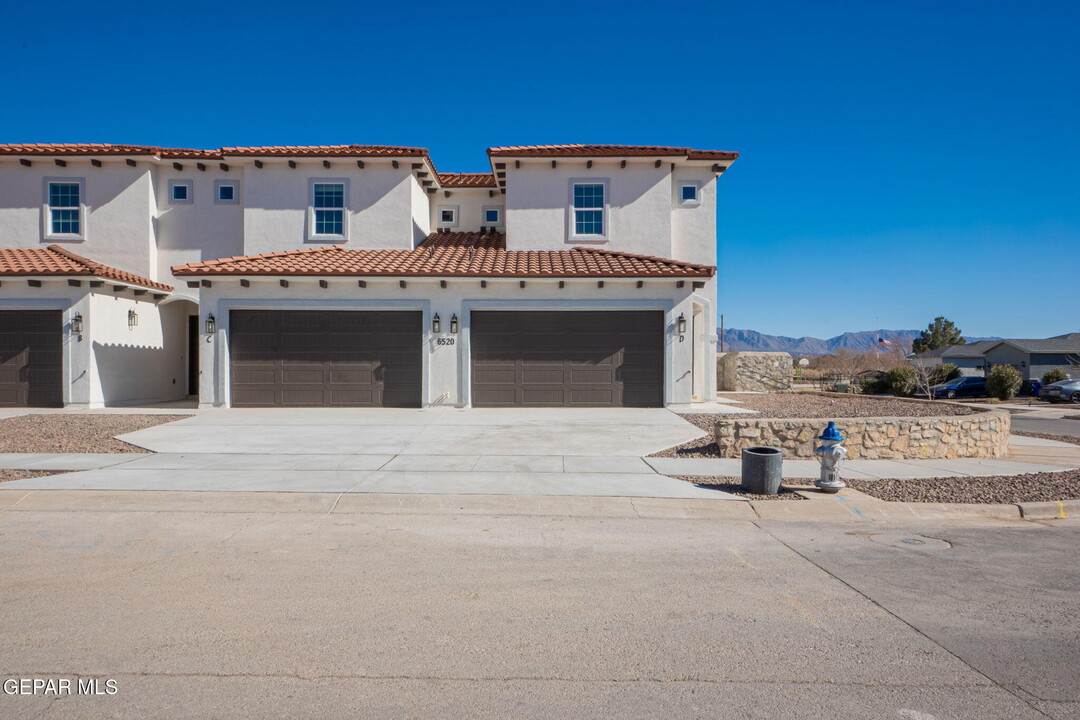 6520 Harapon St in El Paso, TX - Building Photo