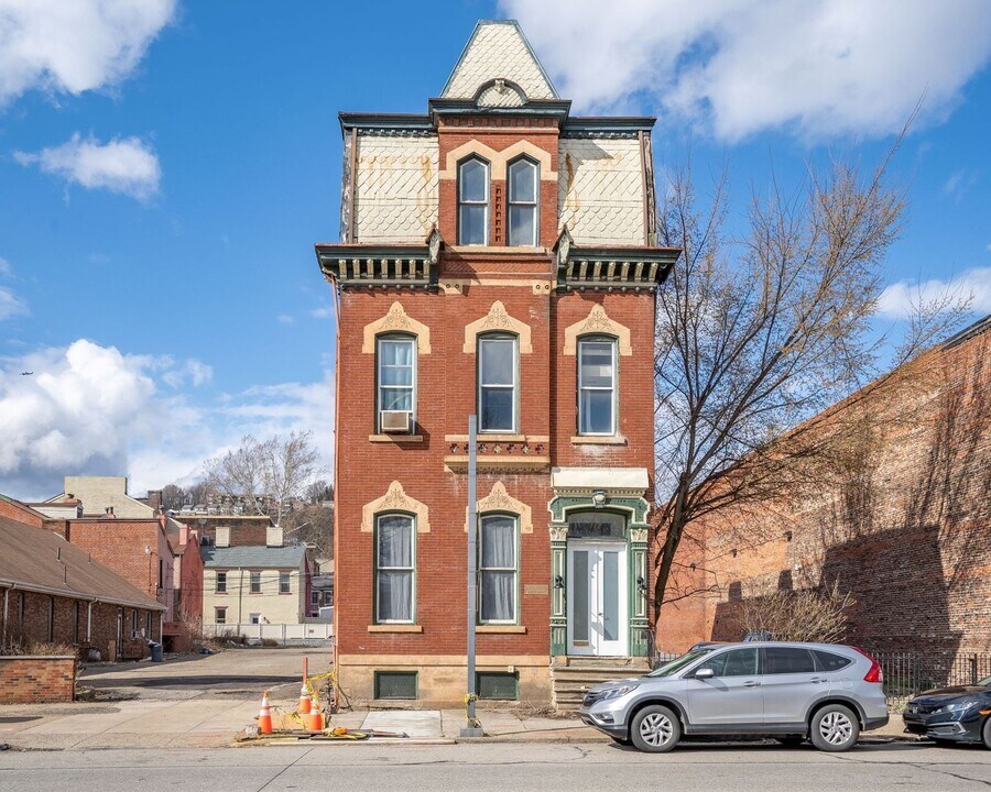 112 W North Ave in Pittsburgh, PA - Building Photo