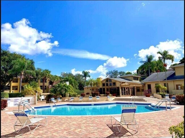 2315 N Congress Ave in Boynton Beach, FL - Building Photo - Building Photo