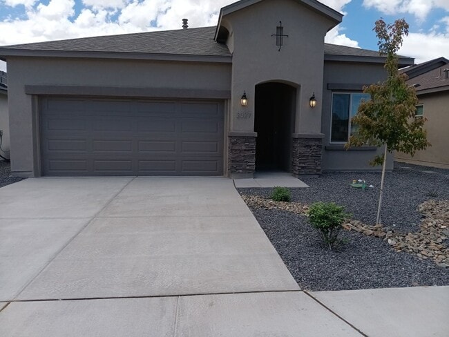 2327 Berkeley Ave NE in Rio Rancho, NM - Foto de edificio - Building Photo