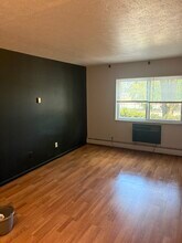 1691 Robinwood Ave, Unit 102 in Lakewood, OH - Foto de edificio - Building Photo