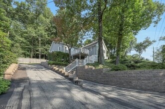 336 Lakeview Ave in Ringwood, NJ - Building Photo - Building Photo