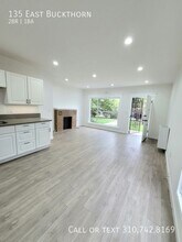 135 E Buckthorn St in Inglewood, CA - Building Photo - Building Photo