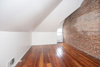 6911 Franklin Blvd in Cleveland, OH - Building Photo - Building Photo