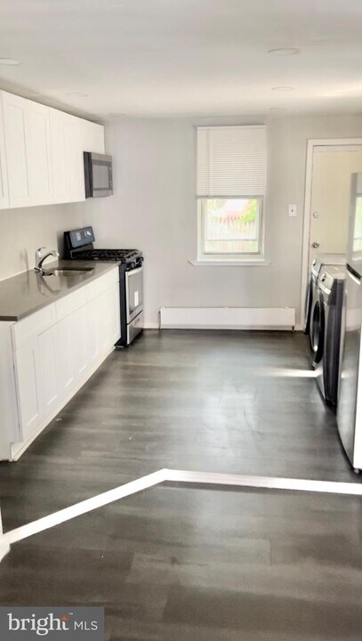 2211 Hobson St Photo