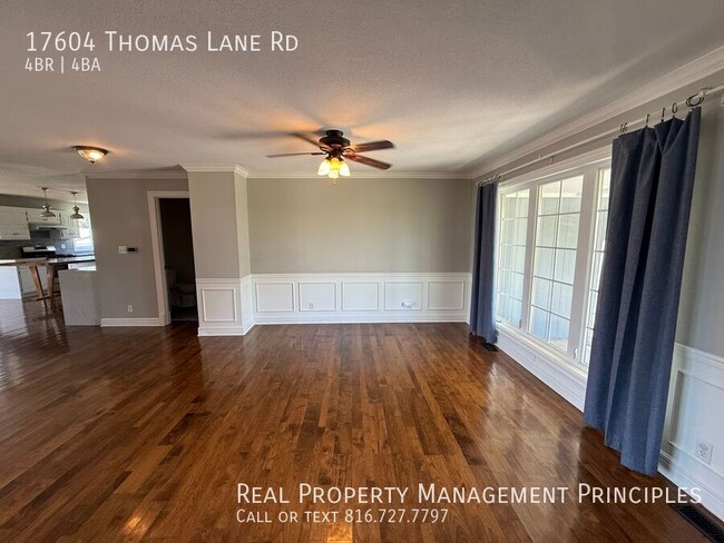 17604 Thomas Lane Rd in Smithville, MO - Building Photo - Building Photo