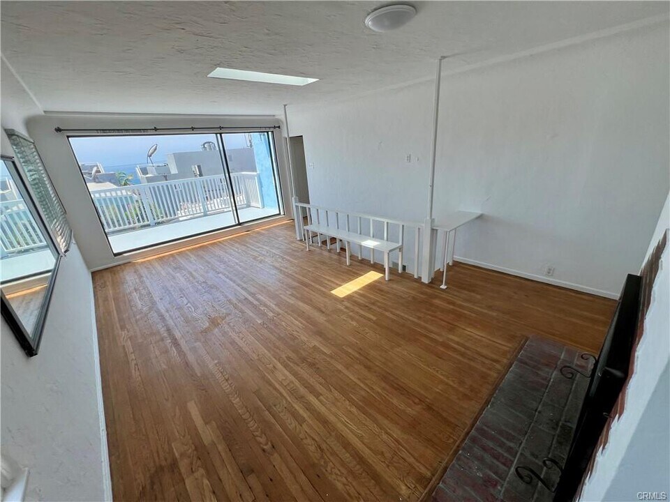 3217 Alma Ave in Manhattan Beach, CA - Building Photo