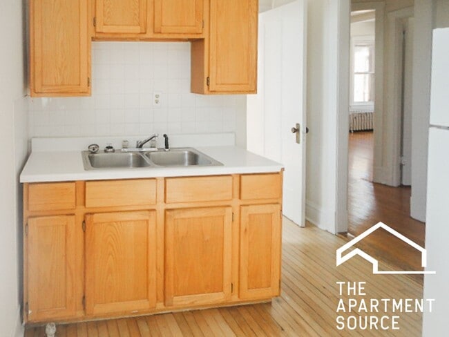 property at 5047 N Damen Ave