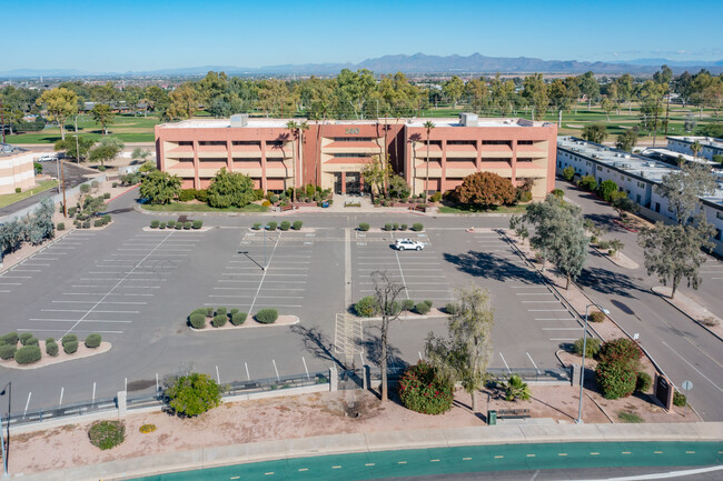 560 W Brown Rd in Mesa, AZ - Foto de edificio - Building Photo