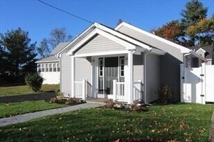 848 Washington St in Weymouth, MA - Building Photo