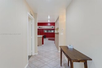 11121 SW 203rd Terrace in Cutler Bay, FL - Foto de edificio - Building Photo