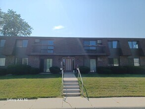 August Management presents Willow Run in Sheboygan, WI - Foto de edificio - Building Photo