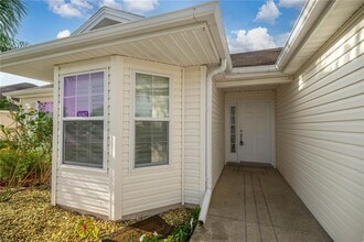 5087 NE 121st Ave in Oxford, FL - Building Photo - Building Photo