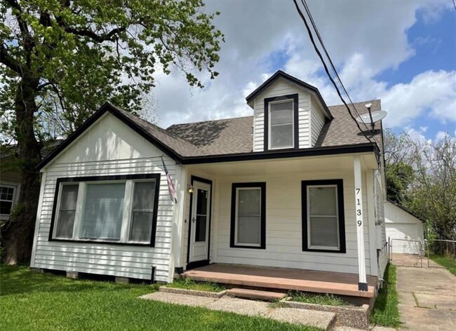 7139 Linden St in Houston, TX - Building Photo - Building Photo