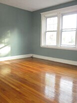 732 Washington St in Brookline, MA - Building Photo