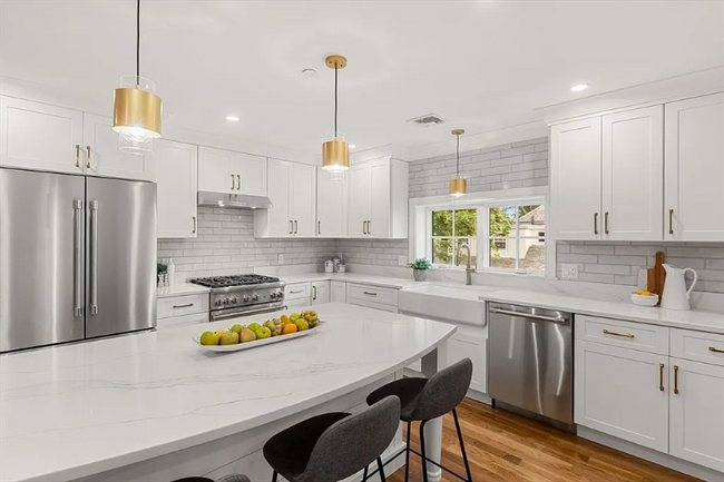 property at 15 Hadley Pl