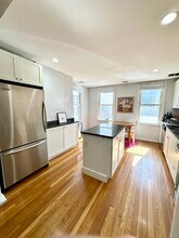 28 Monument St, Unit 1 in Boston, MA - Foto de edificio - Building Photo