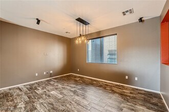 9336 Hilgard Ave in Las Vegas, NV - Building Photo - Building Photo