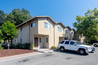 The Aegena Apartments in San Jose, CA - Foto de edificio - Building Photo