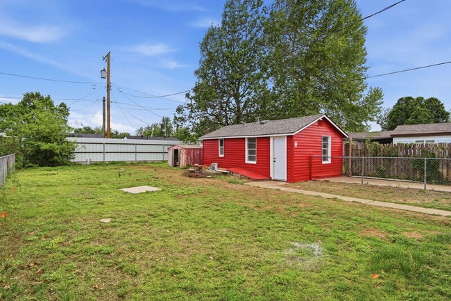 2228 SW Grand Blvd in Oklahoma City, OK - Foto de edificio - Building Photo