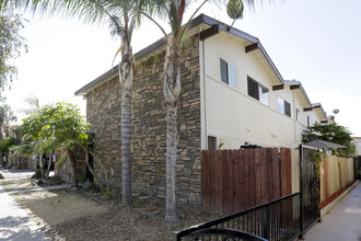 2158 W Alameda Ave in Anaheim, CA - Building Photo - Building Photo